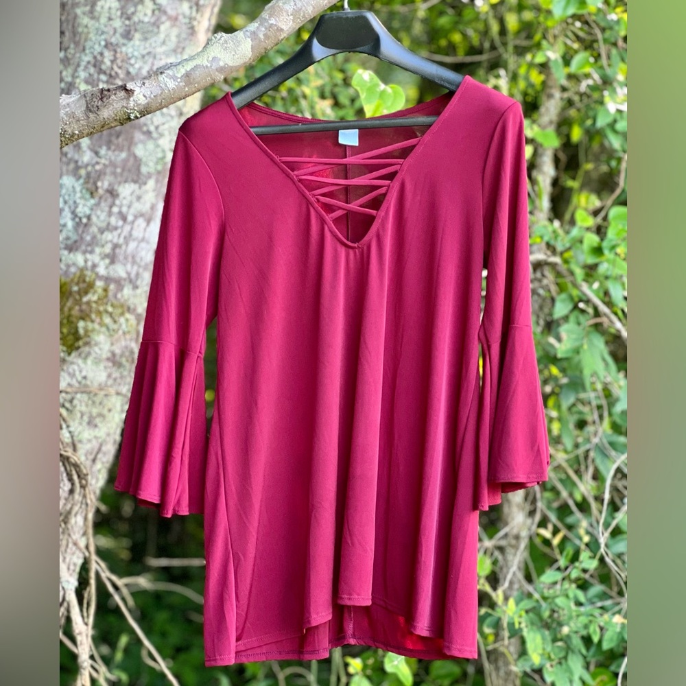 Flowy 3/4 sleeve, cross lace bust blouse